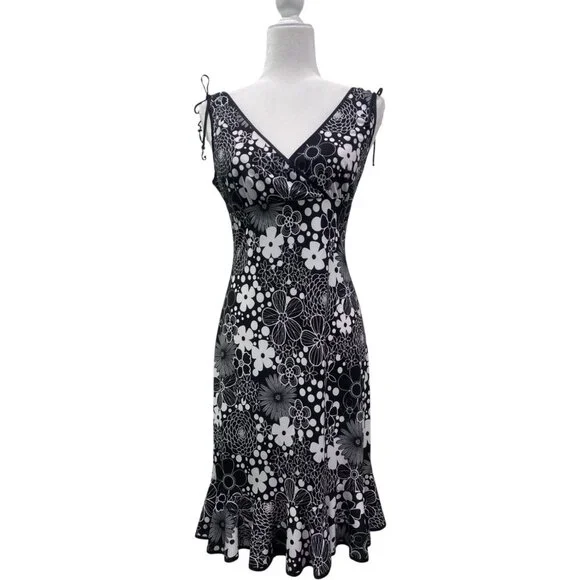 VTG City Triangles Sheath Knee Length Dress Women's Medium Black Floral - Picture 1 of 6